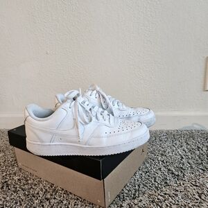 Nike white sneakers Size 8